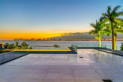 Villa ou maison à vendre à Miami Beach, Floride: 7 chambres, 721.57 m2 № 784607 - photo 9