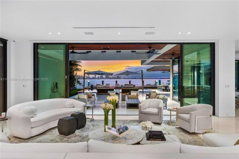 Villa ou maison à vendre à Miami Beach, Floride: 7 chambres, 721.57 m2 № 784607 - photo 4