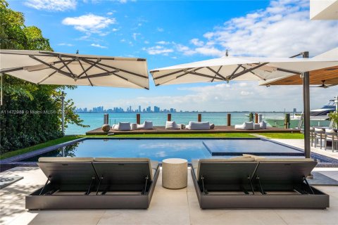 Villa ou maison à vendre à Miami Beach, Floride: 7 chambres, 721.57 m2 № 784607 - photo 14