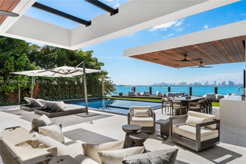 Villa ou maison à vendre à Miami Beach, Floride: 7 chambres, 721.57 m2 № 784607 - photo 15