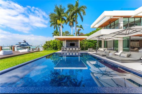 Villa ou maison à vendre à Miami Beach, Floride: 7 chambres, 721.57 m2 № 784607 - photo 17
