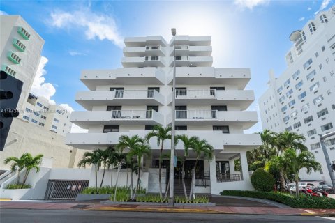 Copropriété à louer à Miami Beach, Floride: 2 chambres, 81.2 m2 № 1345157 - photo 3