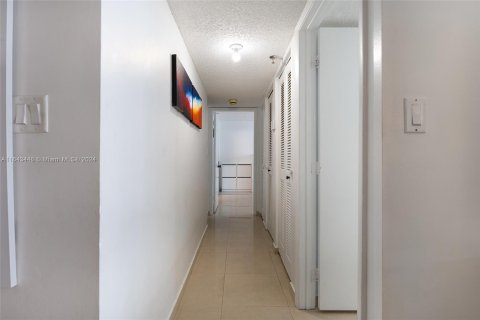 Copropriété à louer à Miami Beach, Floride: 2 chambres, 81.2 m2 № 1345157 - photo 24