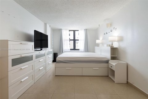 Copropriété à louer à Miami Beach, Floride: 2 chambres, 81.2 m2 № 1345157 - photo 27