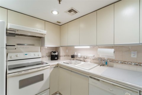 Copropriété à louer à Miami Beach, Floride: 2 chambres, 81.2 m2 № 1345157 - photo 22