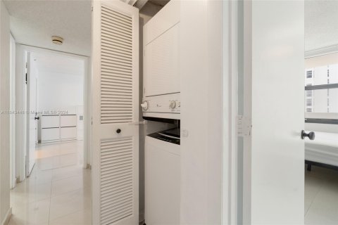 Copropriété à louer à Miami Beach, Floride: 2 chambres, 81.2 m2 № 1345157 - photo 25