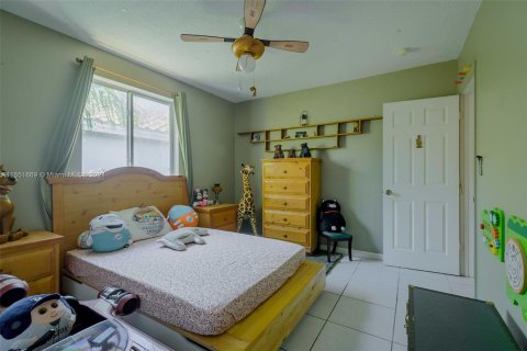 Casa en venta en Miami, Florida, 5 dormitorios, 234.02 m2 № 1345081 - foto 20