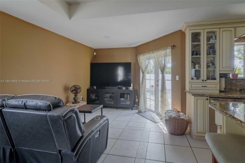 Villa ou maison à vendre à Miami, Floride: 5 chambres, 234.02 m2 № 1345081 - photo 7