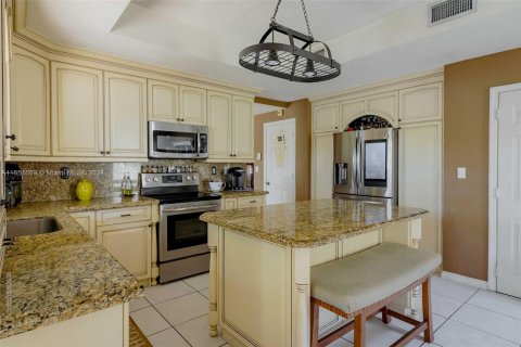 Casa en venta en Miami, Florida, 5 dormitorios, 234.02 m2 № 1345081 - foto 4