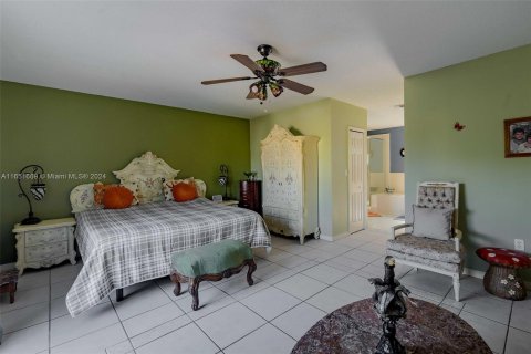 Villa ou maison à vendre à Miami, Floride: 5 chambres, 234.02 m2 № 1345081 - photo 16