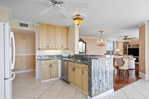 Condo in Hutchinson Island South, Florida, 3 bedrooms  № 1216163 - photo 30