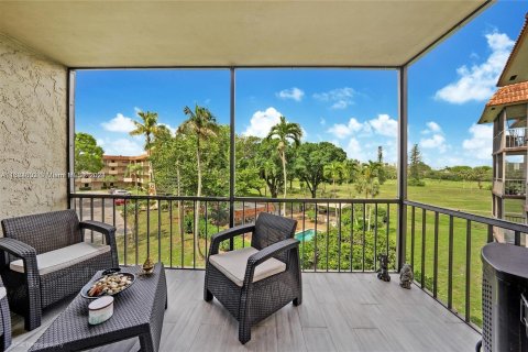 Copropriété à vendre à Lauderhill, Floride: 2 chambres, 104.98 m2 № 1271821 - photo 2