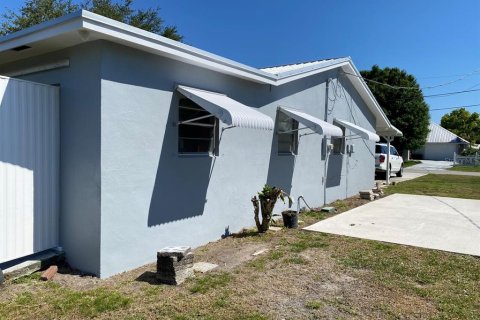 Villa ou maison à vendre à Okeechobee, Floride: 2 chambres, 211.54 m2 № 1122060 - photo 3