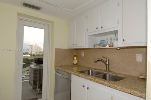 Condominio en venta en Fort Lauderdale, Florida, 1 dormitorio, 83.61 m2 № 1355127 - foto 14