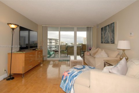 Condominio en venta en Fort Lauderdale, Florida, 1 dormitorio, 83.61 m2 № 1355127 - foto 25