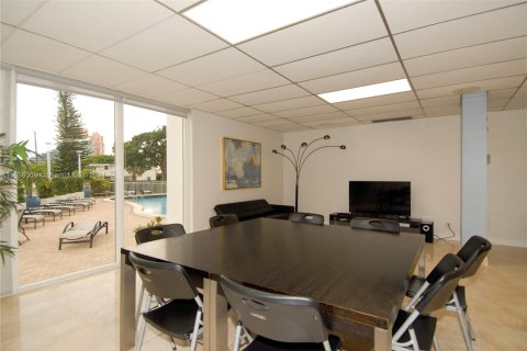 Condominio en venta en Fort Lauderdale, Florida, 1 dormitorio, 83.61 m2 № 1355127 - foto 30