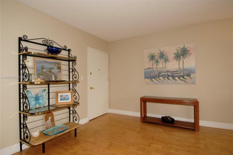 Condominio en venta en Fort Lauderdale, Florida, 1 dormitorio, 83.61 m2 № 1355127 - foto 24