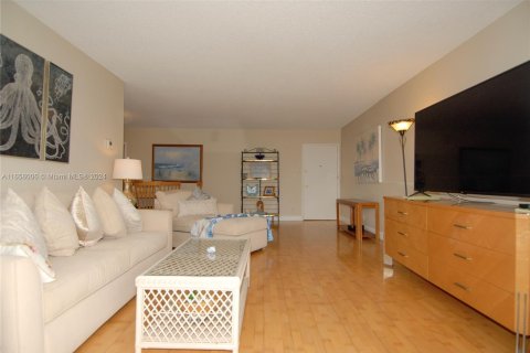 Condominio en venta en Fort Lauderdale, Florida, 1 dormitorio, 83.61 m2 № 1355127 - foto 9