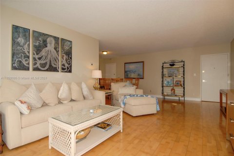 Condominio en venta en Fort Lauderdale, Florida, 1 dormitorio, 83.61 m2 № 1355127 - foto 7