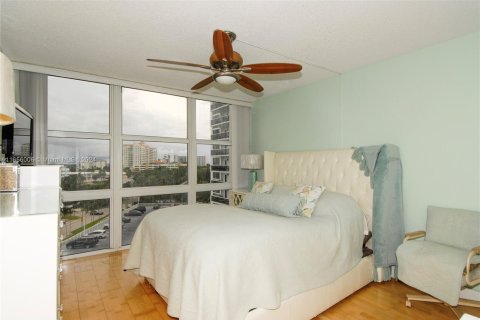 Condominio en venta en Fort Lauderdale, Florida, 1 dormitorio, 83.61 m2 № 1355127 - foto 18