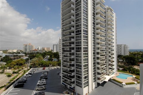 Condominio en venta en Fort Lauderdale, Florida, 1 dormitorio, 83.61 m2 № 1355127 - foto 4