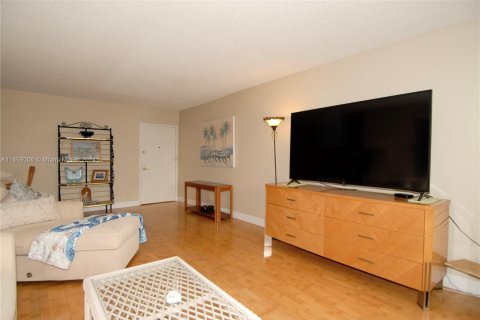 Condominio en venta en Fort Lauderdale, Florida, 1 dormitorio, 83.61 m2 № 1355127 - foto 8