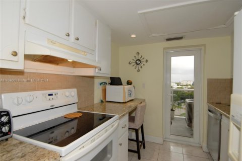 Condominio en venta en Fort Lauderdale, Florida, 1 dormitorio, 83.61 m2 № 1355127 - foto 13