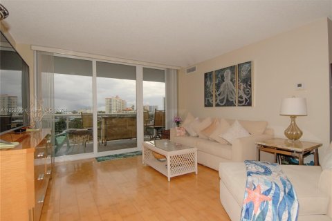 Condominio en venta en Fort Lauderdale, Florida, 1 dormitorio, 83.61 m2 № 1355127 - foto 10