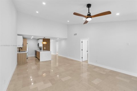 Townhouse in Miami, Florida 3 bedrooms, 136.01 sq.m. № 1355168 - photo 10