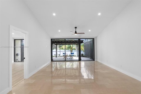 Townhouse in Miami, Florida 3 bedrooms, 136.01 sq.m. № 1355168 - photo 8