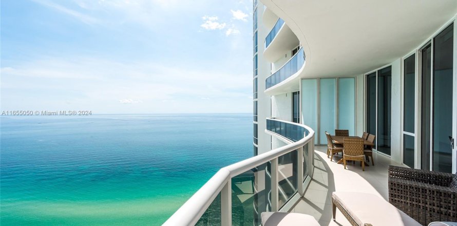 Condominio en Sunny Isles Beach, Florida, 3 dormitorios  № 1352209