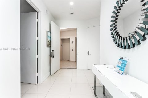 Copropriété à louer à Sunny Isles Beach, Floride: 3 chambres, 182.27 m2 № 1352209 - photo 24