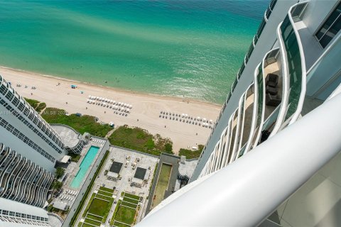 Copropriété à louer à Sunny Isles Beach, Floride: 3 chambres, 182.27 m2 № 1352209 - photo 6