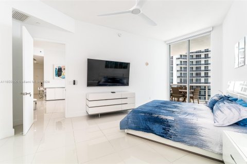 Copropriété à louer à Sunny Isles Beach, Floride: 3 chambres, 182.27 m2 № 1352209 - photo 15