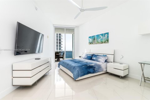 Copropriété à louer à Sunny Isles Beach, Floride: 3 chambres, 182.27 m2 № 1352209 - photo 14