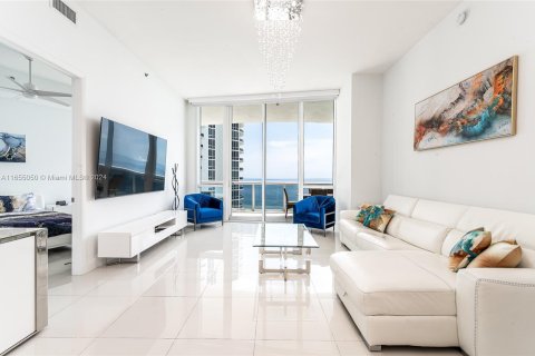 Copropriété à louer à Sunny Isles Beach, Floride: 3 chambres, 182.27 m2 № 1352209 - photo 3