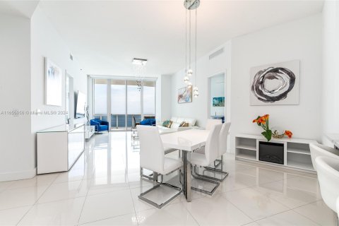 Copropriété à louer à Sunny Isles Beach, Floride: 3 chambres, 182.27 m2 № 1352209 - photo 9