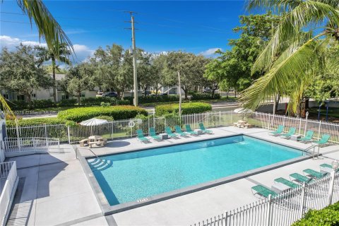 Villa ou maison à vendre à Cutler Bay, Floride: 3 chambres, 131.18 m2 № 1351954 - photo 5