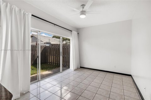 House in Cutler Bay, Florida 3 bedrooms, 131.18 sq.m. № 1351954 - photo 10