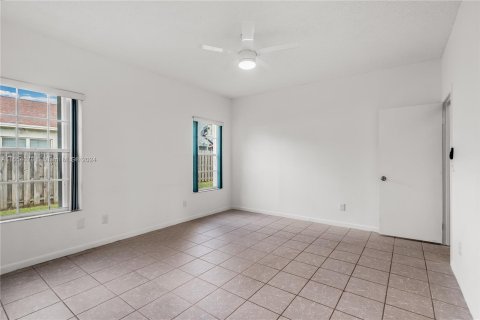 Casa en venta en Cutler Bay, Florida, 3 dormitorios, 131.18 m2 № 1351954 - foto 19