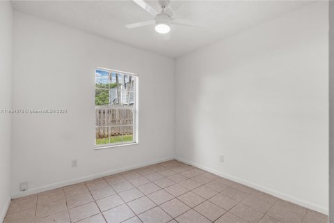 Casa en venta en Cutler Bay, Florida, 3 dormitorios, 131.18 m2 № 1351954 - foto 13