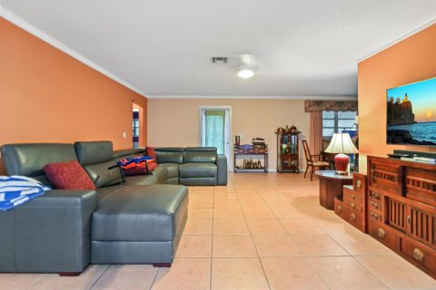 House in Stuart, Florida 3 bedrooms, 226.59 sq.m. № 1228669 - photo 22