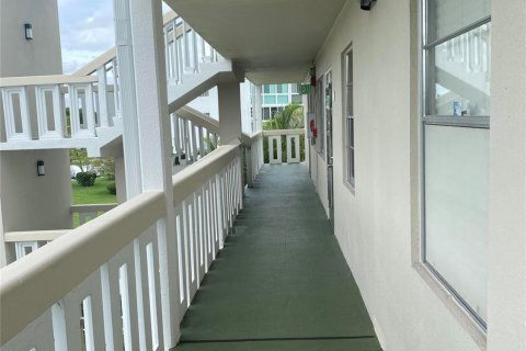 Condo in Deerfield Beach, Florida, 2 bedrooms  № 1228590 - photo 29