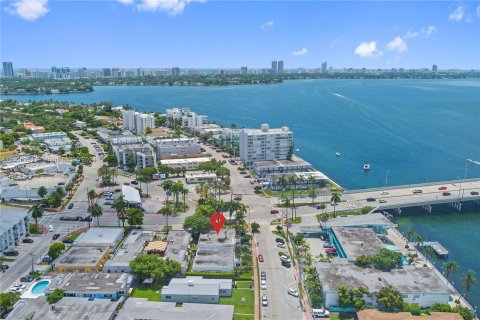 Propiedad comercial en venta en Miami Beach, Florida, 257.06 m2 № 1321345 - foto 7