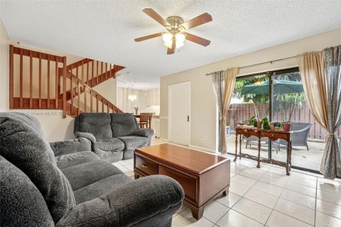 Touwnhouse à vendre à Tamarac, Floride: 3 chambres, 138.24 m2 № 1321344 - photo 23