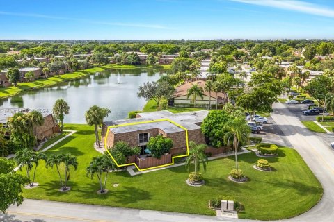 Touwnhouse à vendre à Tamarac, Floride: 3 chambres, 138.24 m2 № 1321344 - photo 18