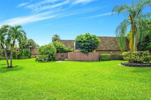 Townhouse in Tamarac, Florida 3 bedrooms, 138.24 sq.m. № 1321344 - photo 1