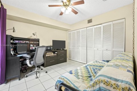 Touwnhouse à vendre à Tamarac, Floride: 3 chambres, 138.24 m2 № 1321344 - photo 3