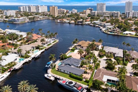 Villa ou maison à vendre à Pompano Beach, Floride: 5 chambres, 333.33 m2 № 869158 - photo 1