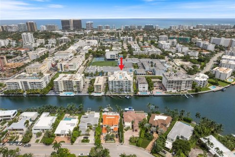 Condominio en venta en Bay Harbor Islands, Florida, 3 dormitorios, 236.62 m2 № 1356786 - foto 25